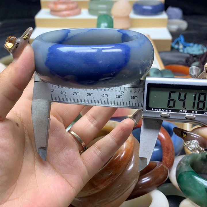 未镶嵌手镯石英质玉