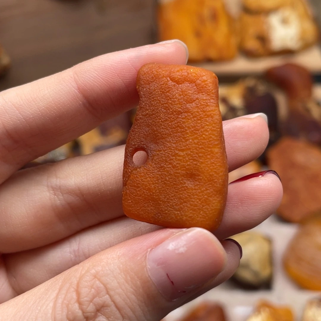 琥珀未镶嵌珠宝奇石