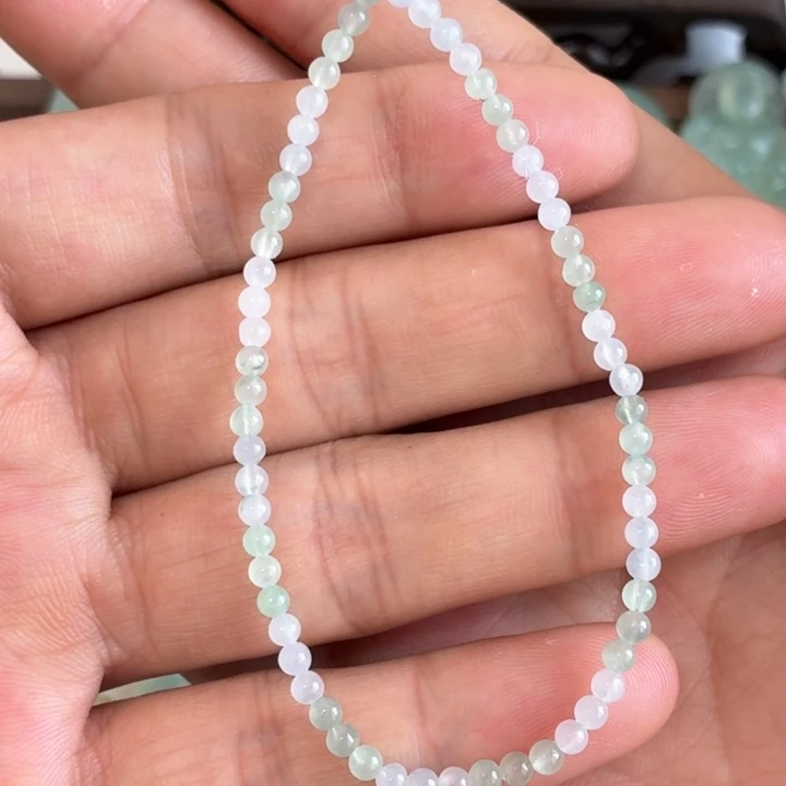 定制翡翠未镶嵌手串
