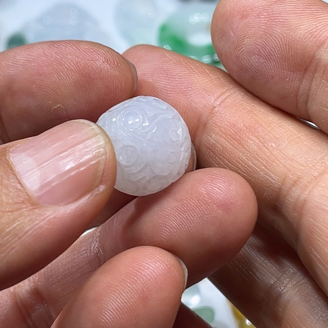翡翠未镶嵌颈饰珠子
