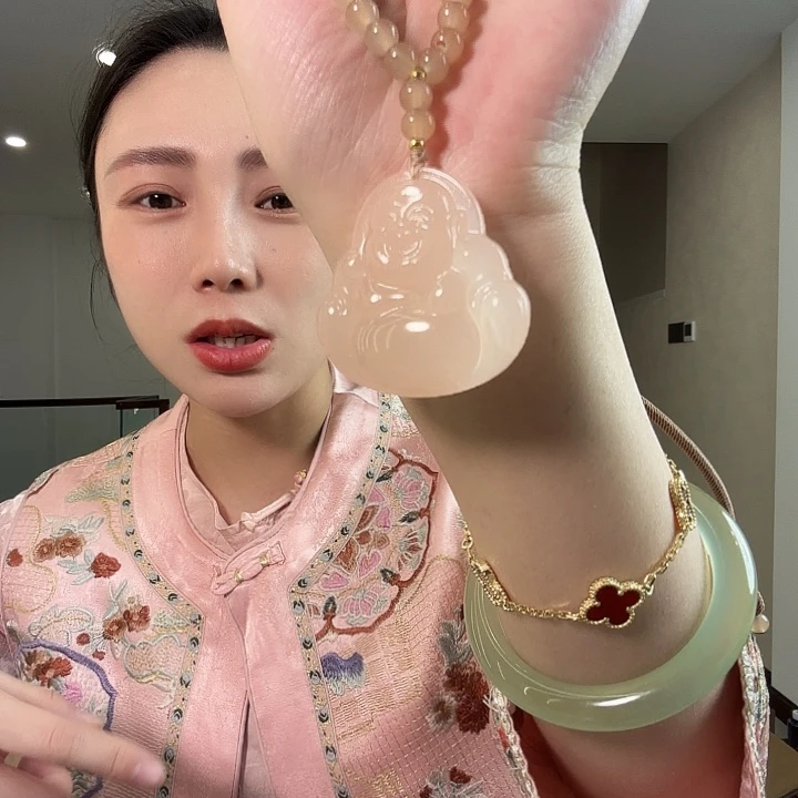 超***女蛇纹石玉未镶嵌颈饰