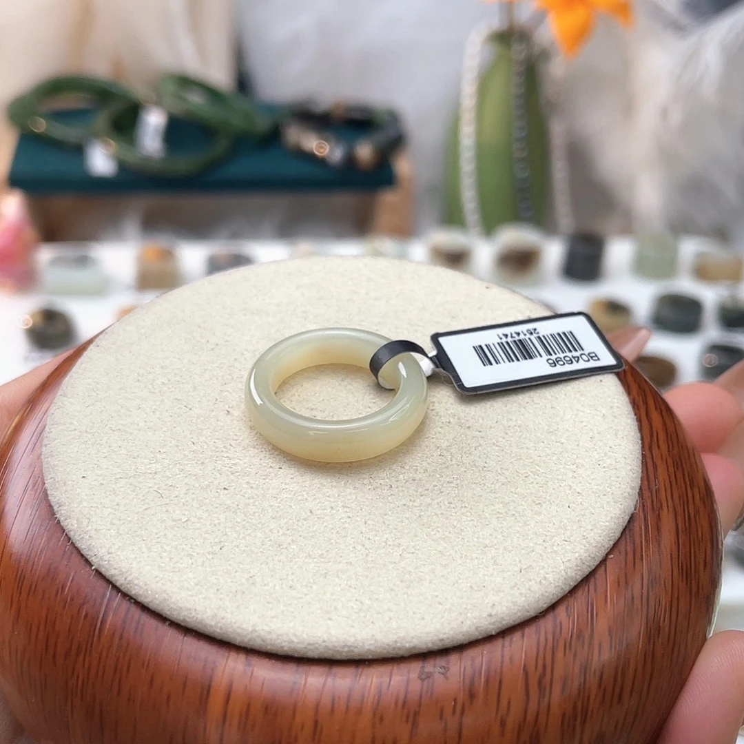 和田玉未镶嵌戒指冰黄泥鳅背17.0v5