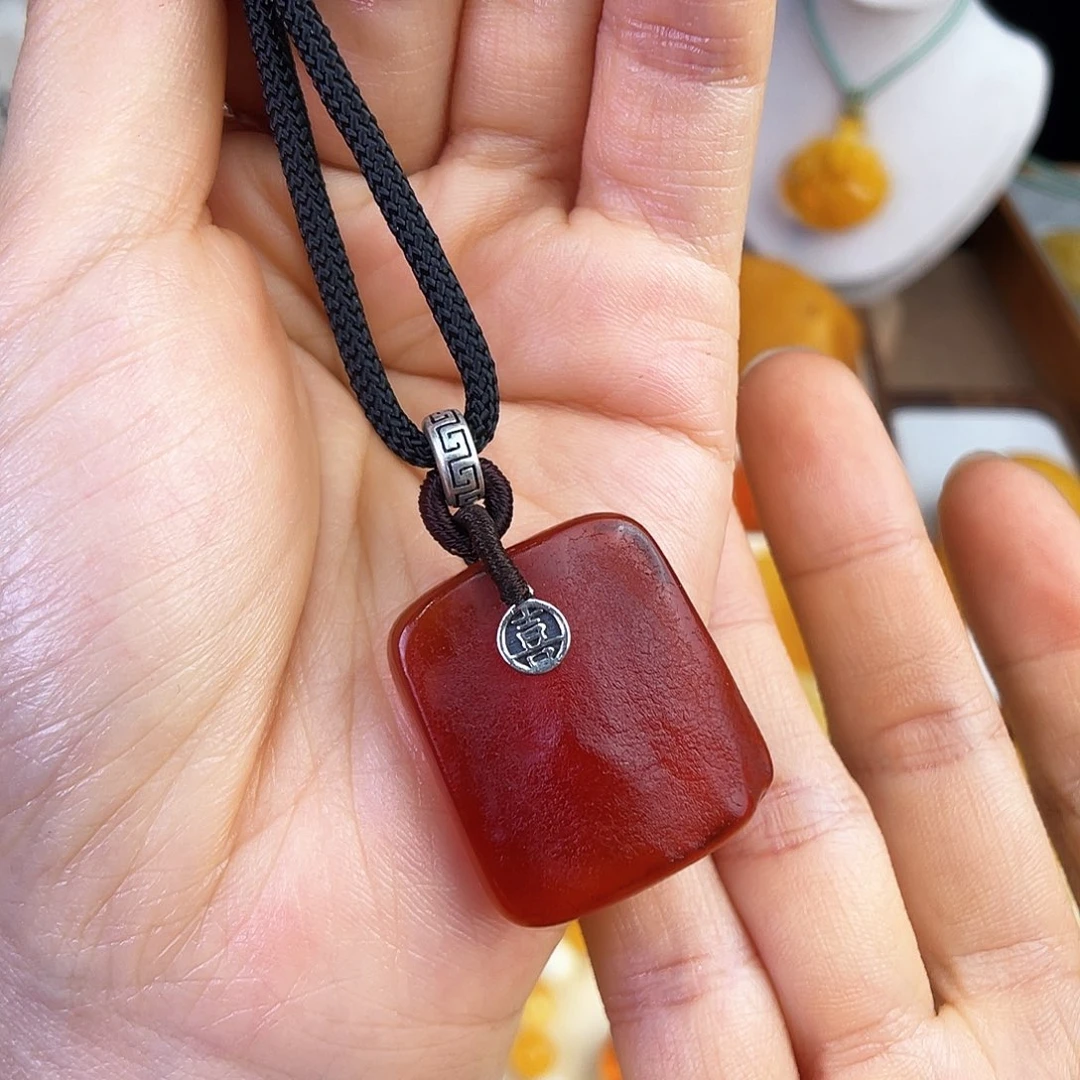 未镶嵌琥珀珠宝奇石