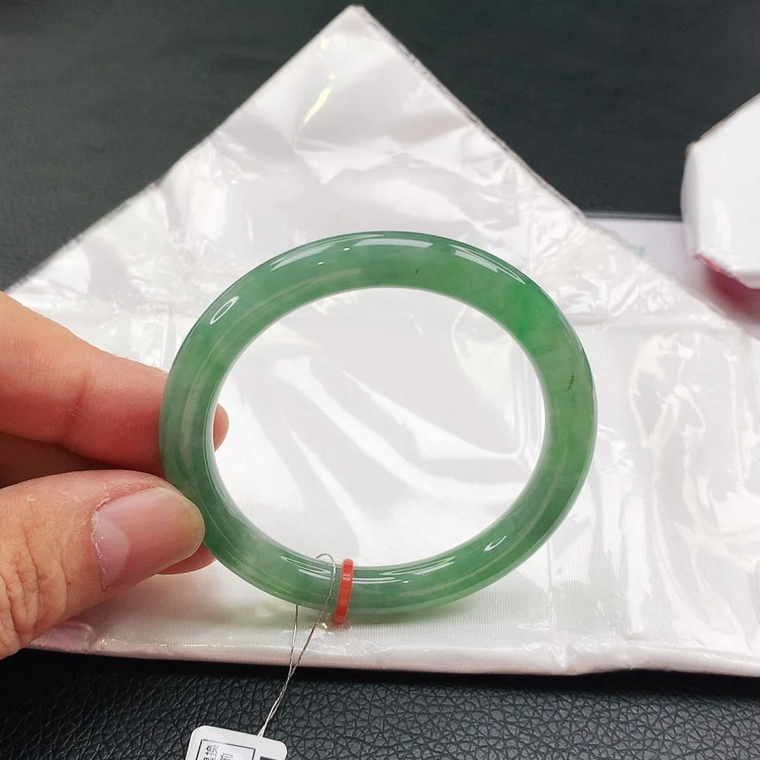 未镶嵌手镯翡翠天然翡翠手镯