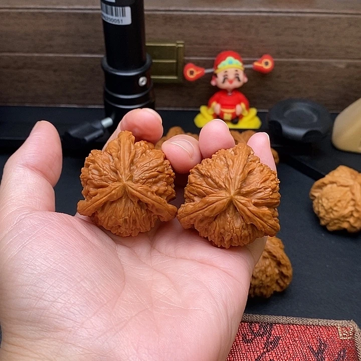 顶***丈把件文玩核桃白奔