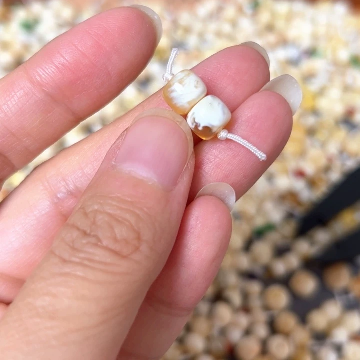 裸石蜜蜡未镶嵌7.5mm一对