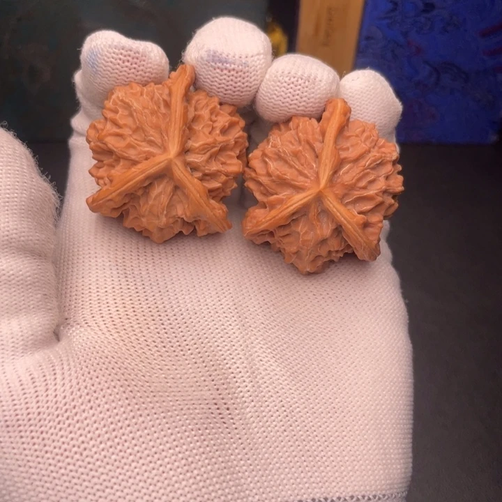 文玩核桃吊坠盘山