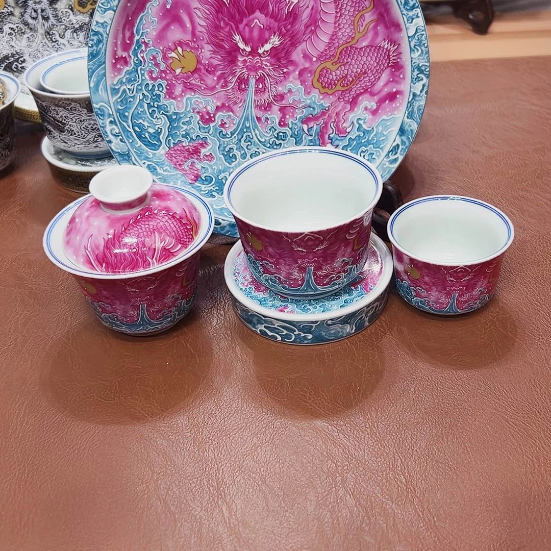 摆件景德镇市和上海浦东国际机场的建设