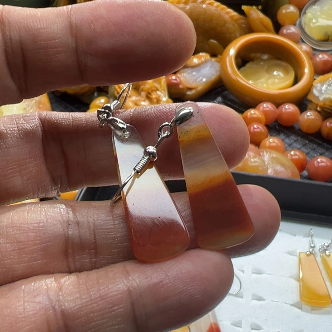 石英质玉未镶嵌颈饰