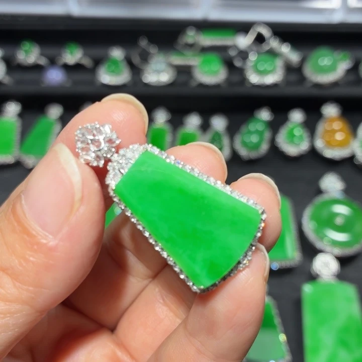 翡翠18K金镶嵌吊坠(不含链)翡翠