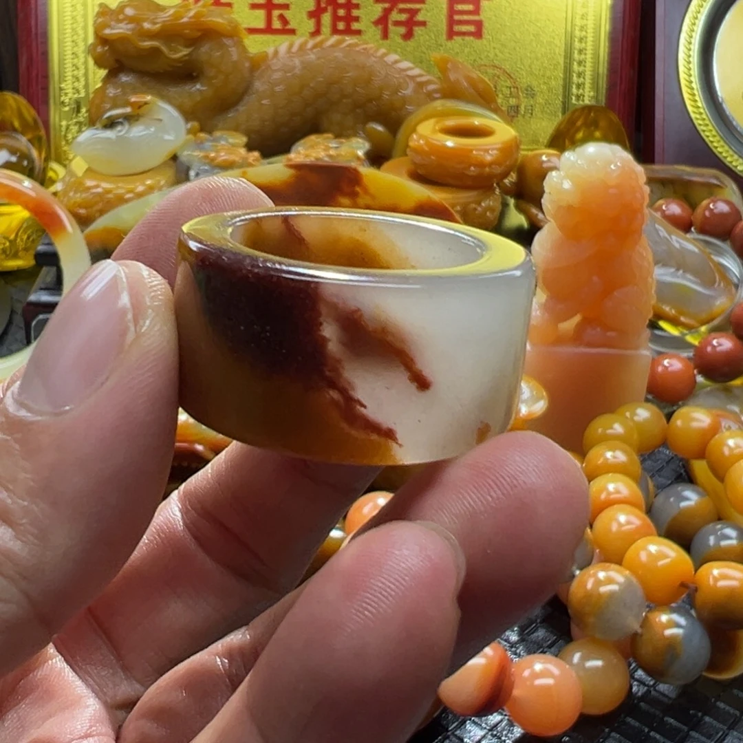 石英质玉未镶嵌颈饰