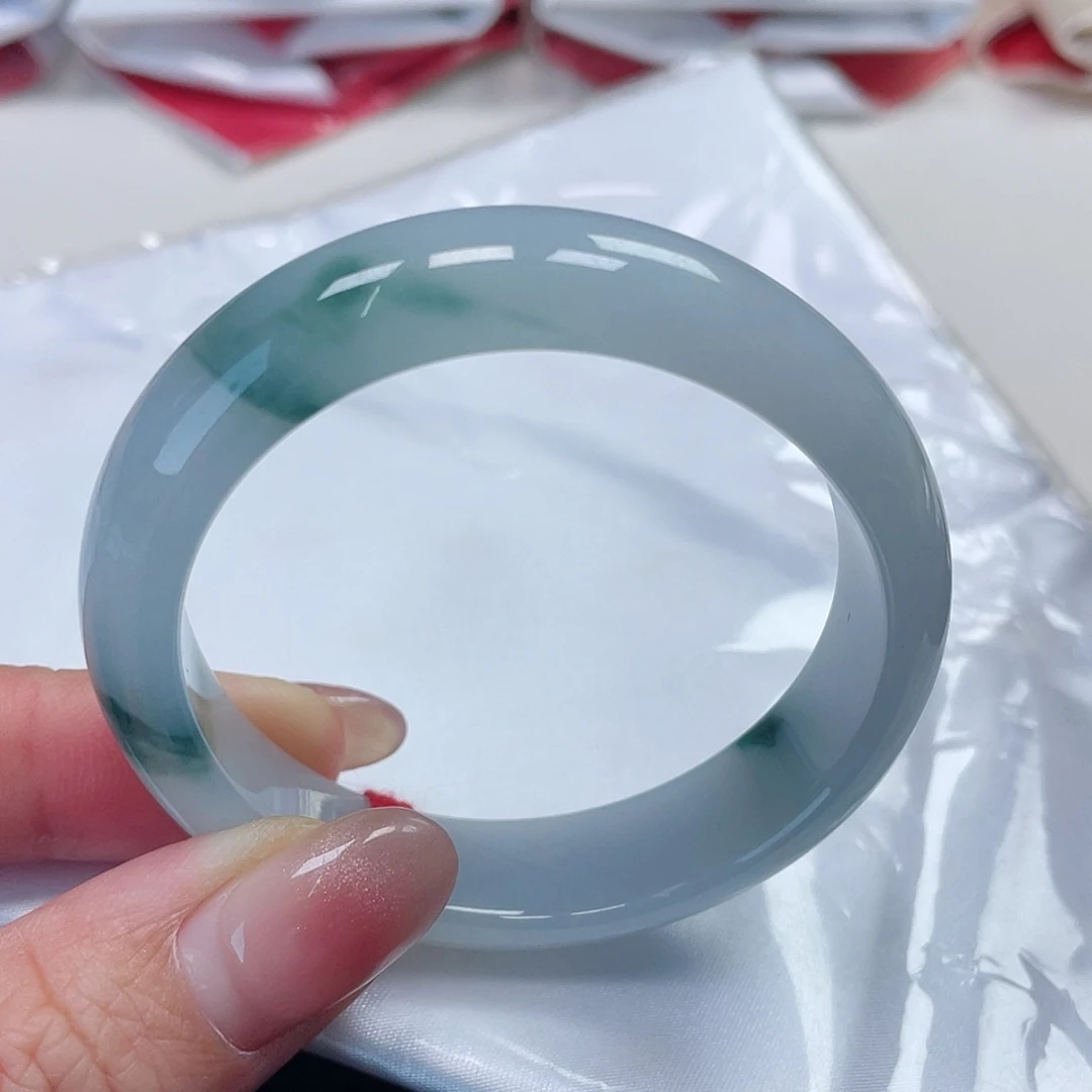 翡翠手镯（贵妃镯）未镶嵌缅甸翡翠