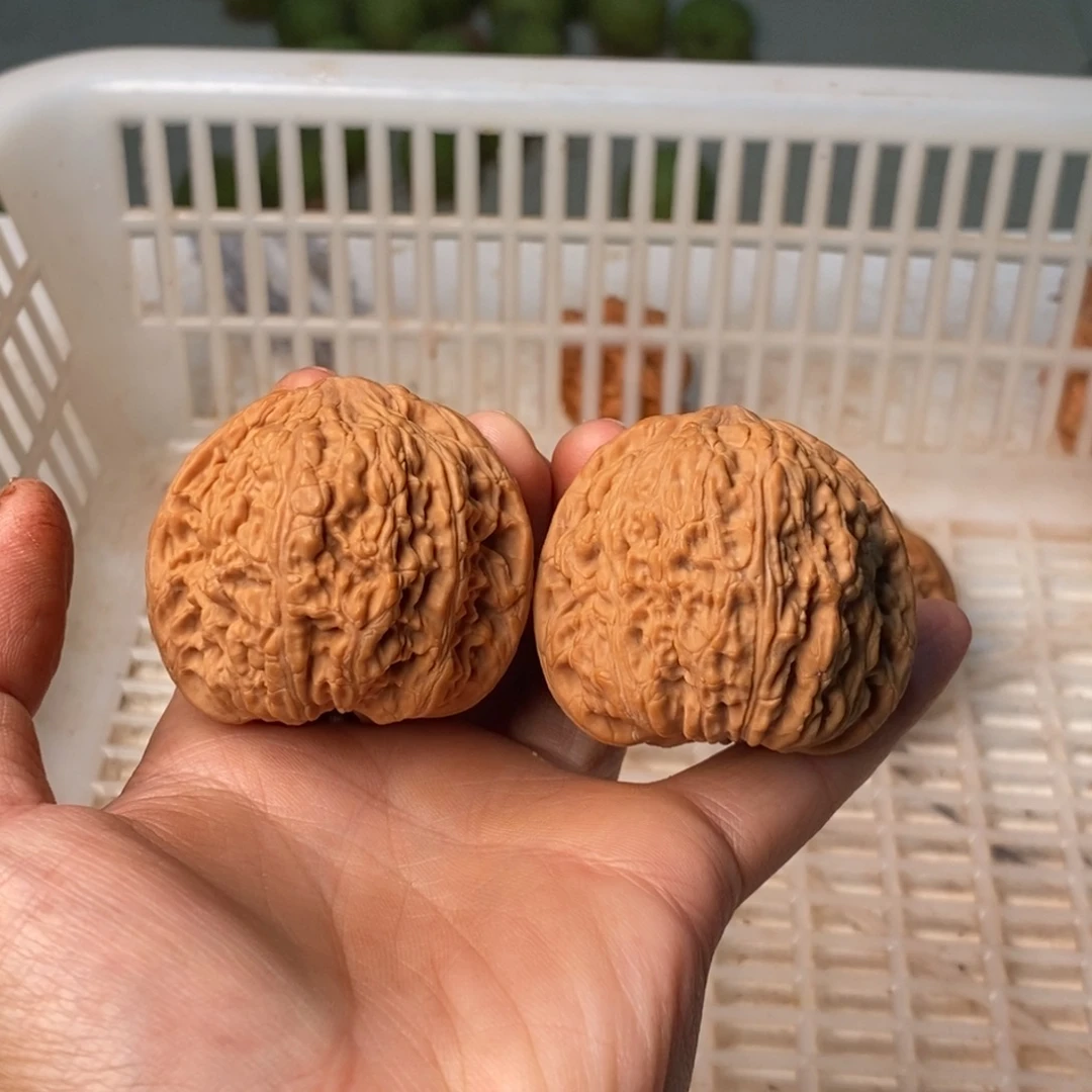 J***E把件文玩核桃45绣球