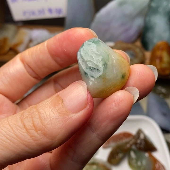 翡翠未镶嵌颈饰天然