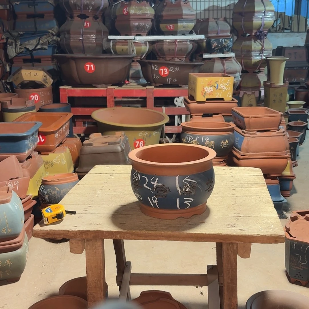 紫砂紫砂花盆金鱼缸一个