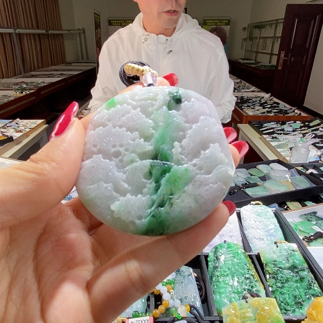 翡翠未镶嵌颈饰翡翠