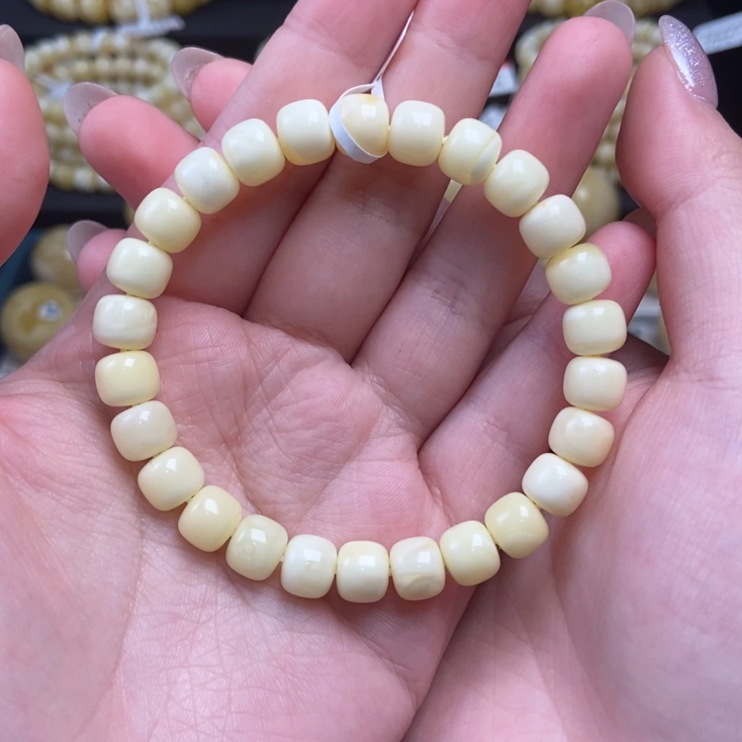 蜜蜡未镶嵌珠宝奇石卡8.3