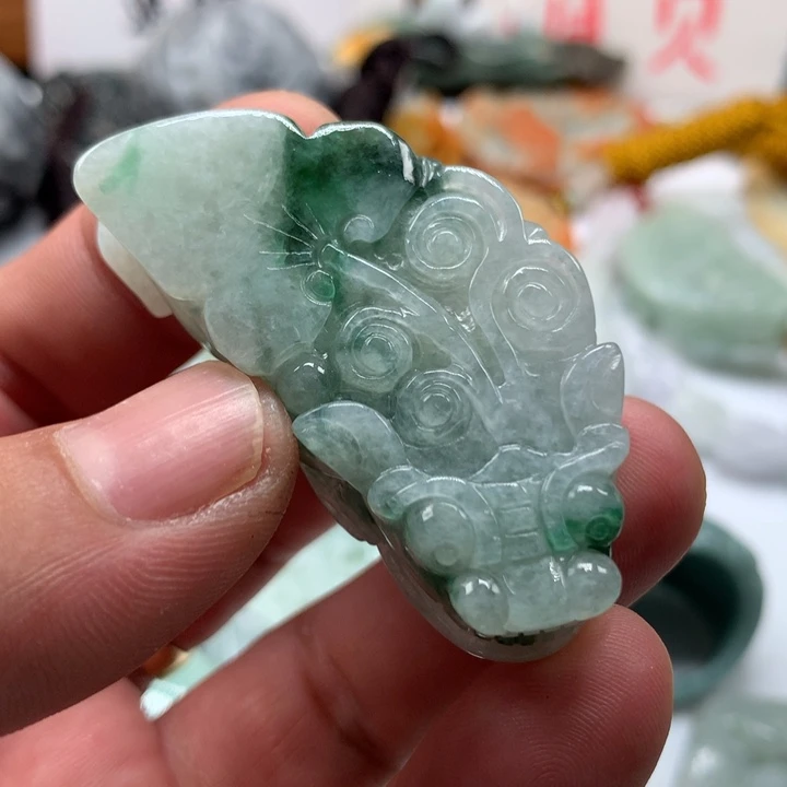 翡翠未镶嵌颈饰保真天然a货翡翠