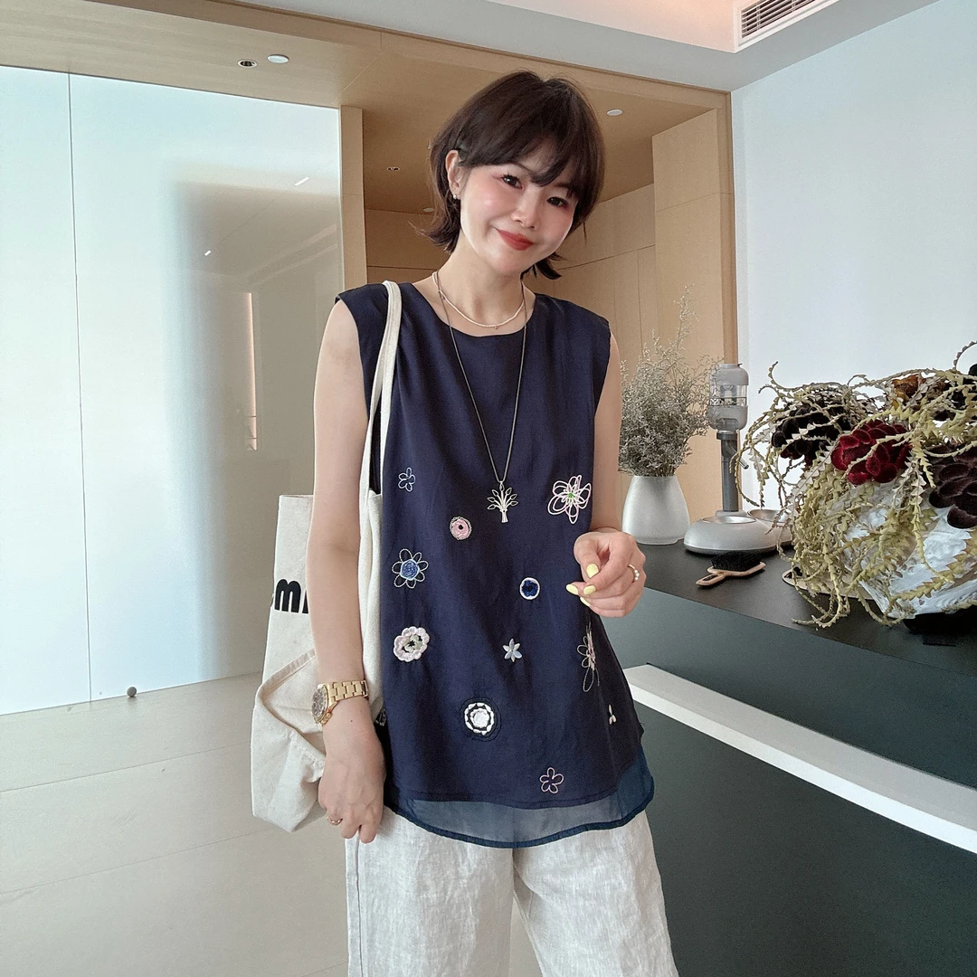 夏季时尚圆领刺绣气质百搭显瘦无袖背心