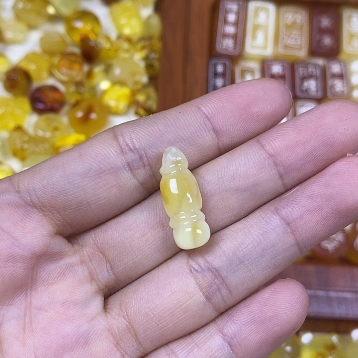 橄榄核吊坠毛笔105