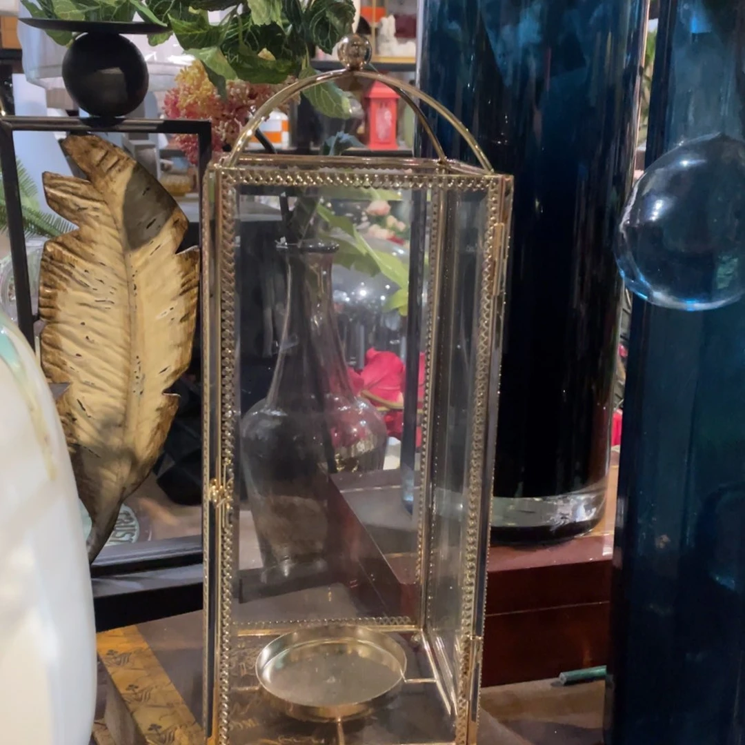 陶瓷花瓶，仿真绿植。