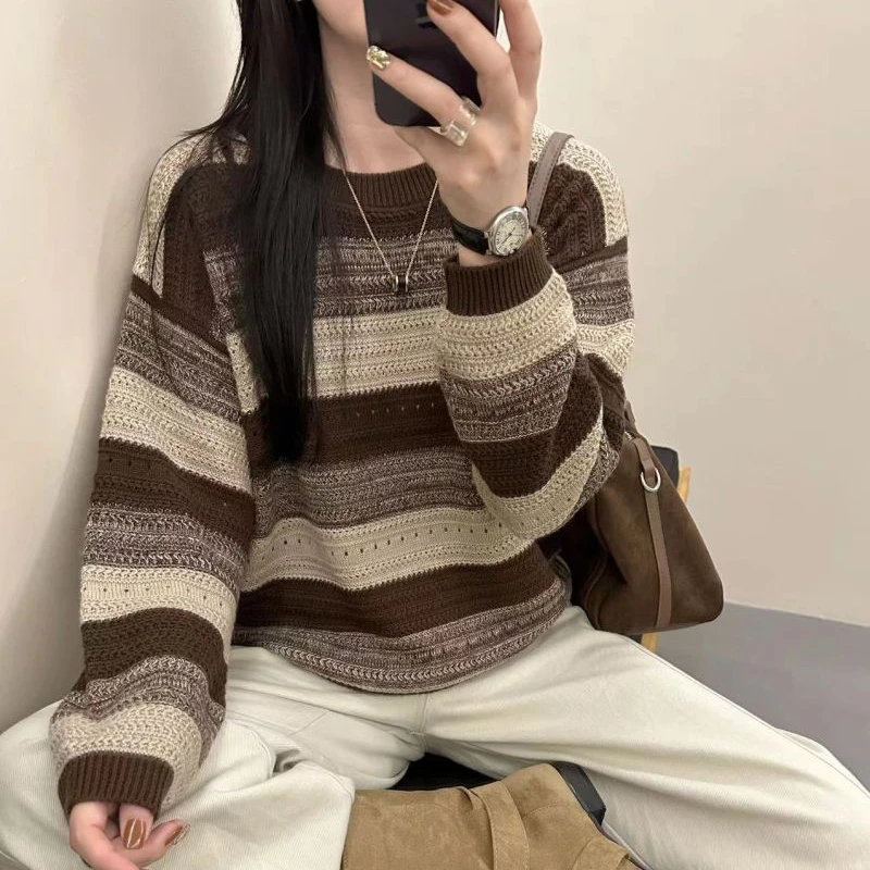 2025年早秋新款时尚洋气圆领条纹针织衫女宽松显瘦复古慵懒风毛衣