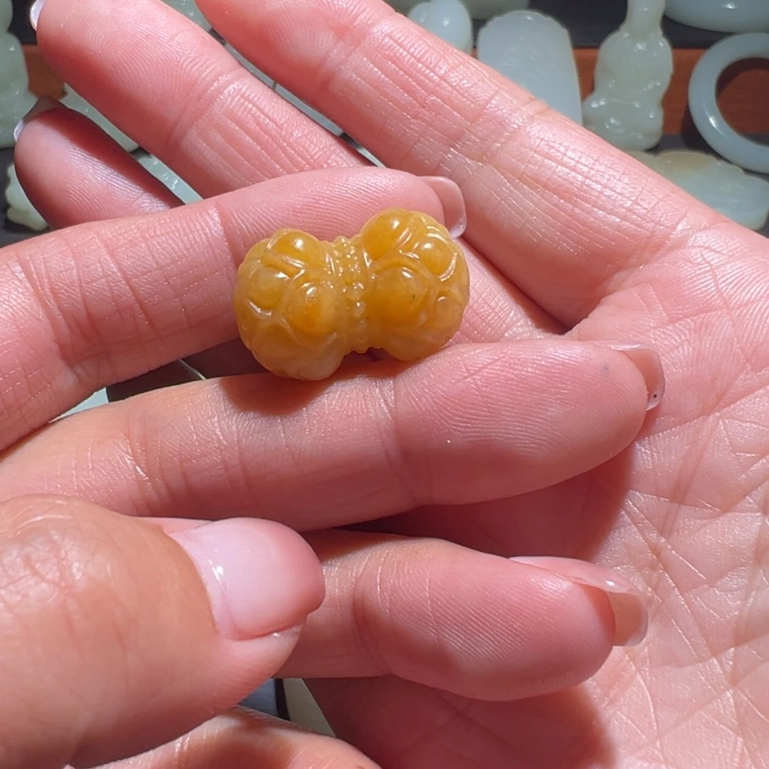 一***风和田玉未镶嵌颈饰