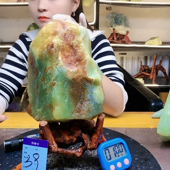 【闪购商品】未镶嵌蛇纹石玉原石