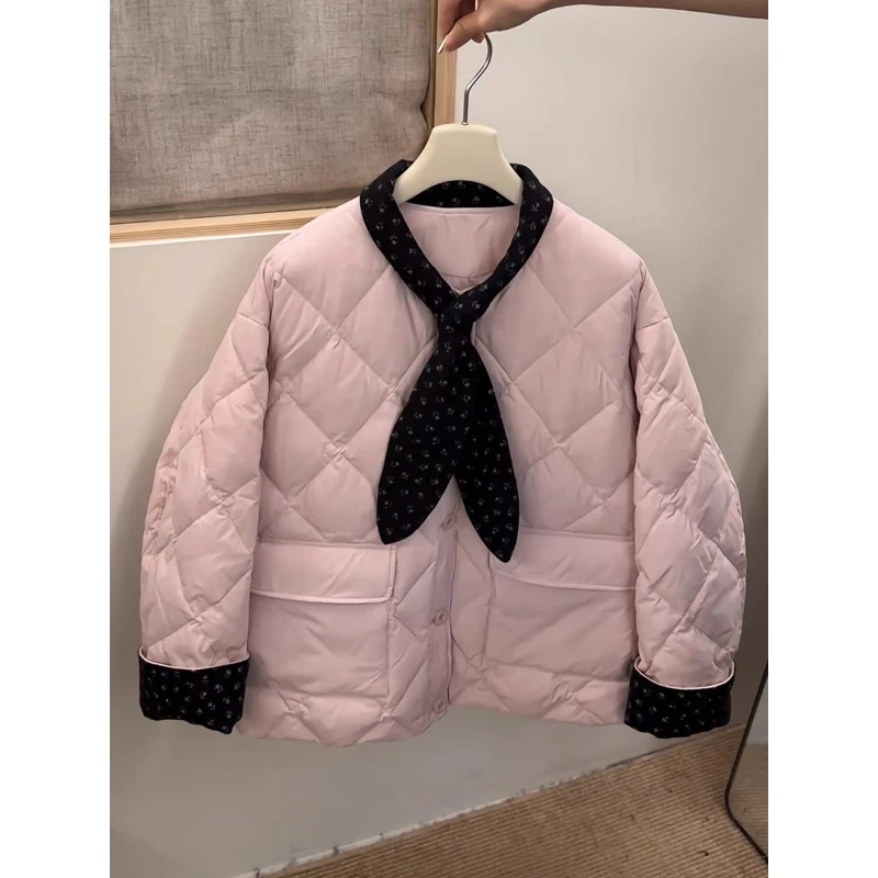 粉色菱格服新款巨好看女2026冬季短款小个子保暖蝴蝶结领加厚外套