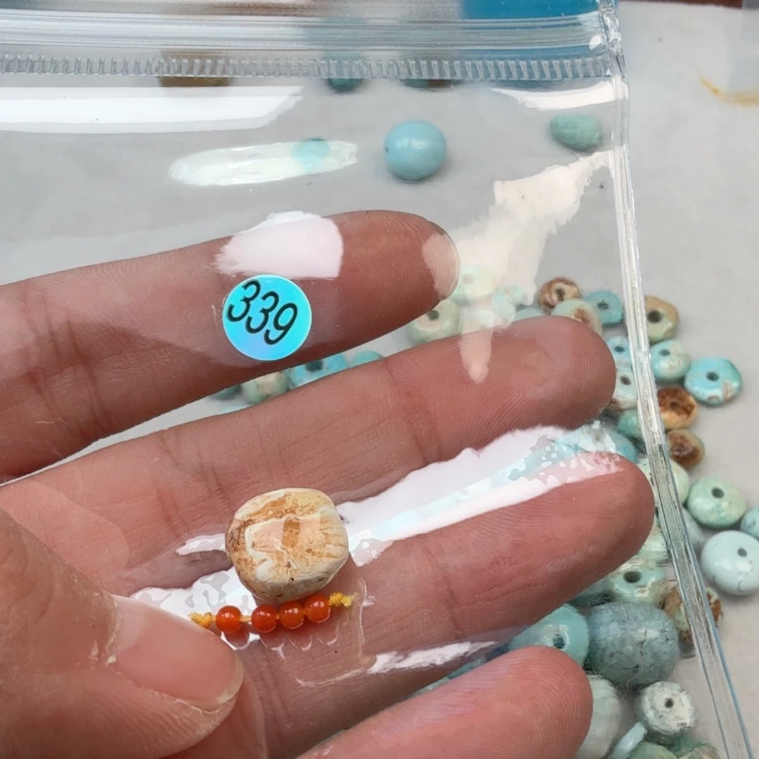 南红玛瑙未镶嵌珠宝奇石
