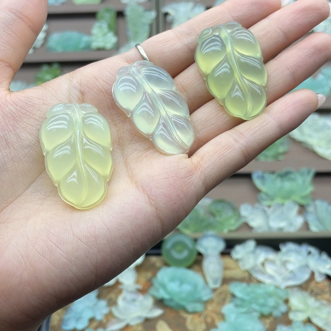 未镶嵌蛇纹石玉吊坠(赠链)天然岫玉