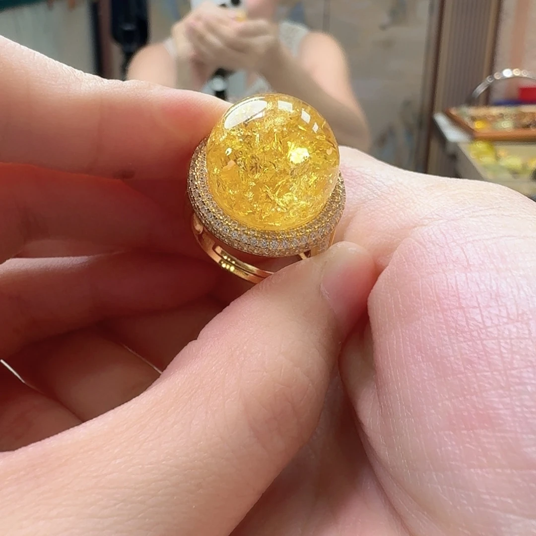 琥珀未镶嵌颈饰戒指