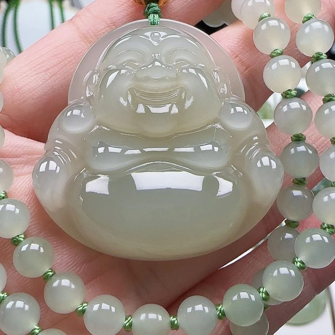 和田玉足金镶嵌颈饰