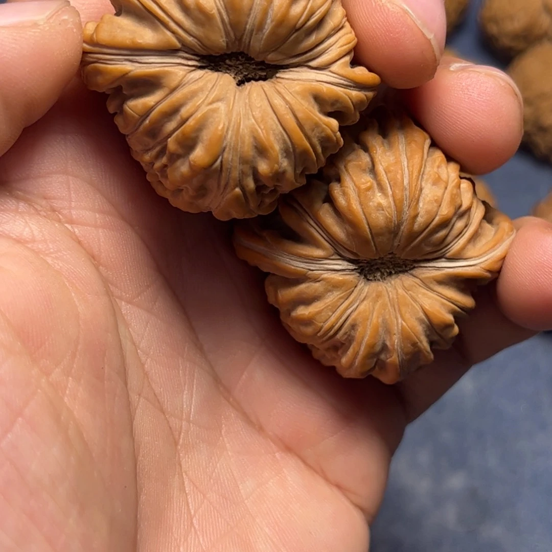 文玩核桃把件锋***人文玩核桃拱桥楼狮子头