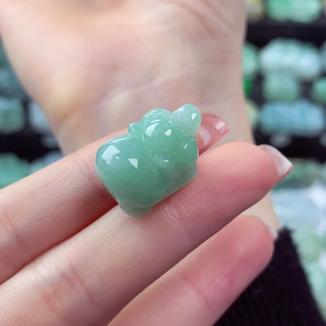 翡翠颈饰未镶嵌天然