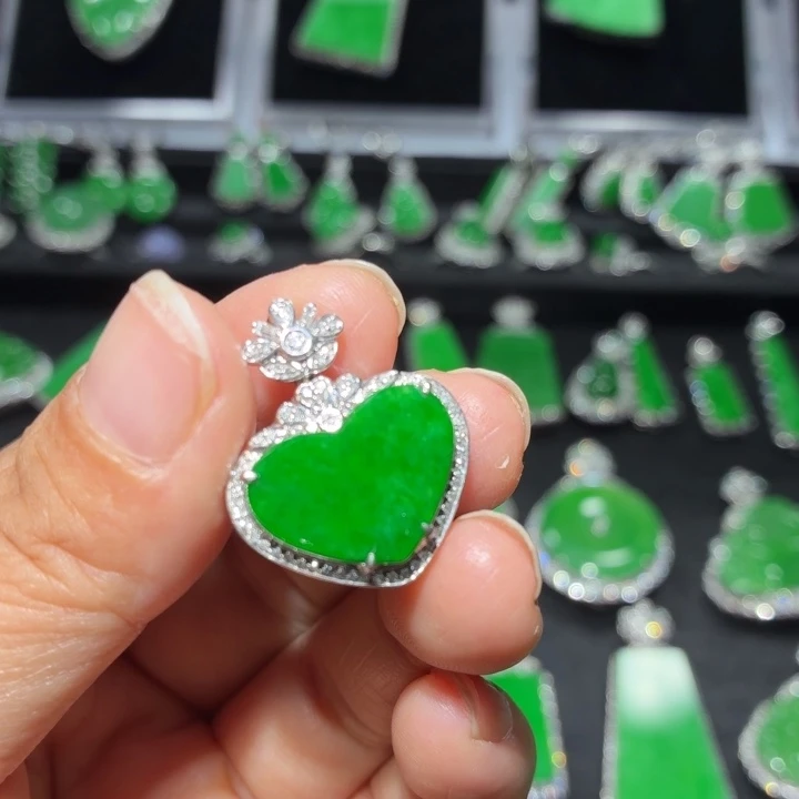 吊坠(不含链)18K金镶嵌翡翠翡翠