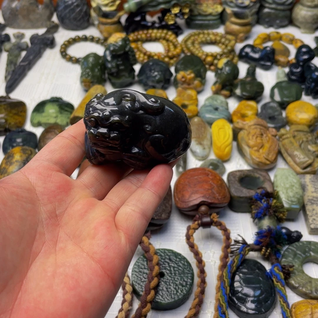 【闪购商品】未镶嵌岫岩河磨玉（透闪石质玉）挂件