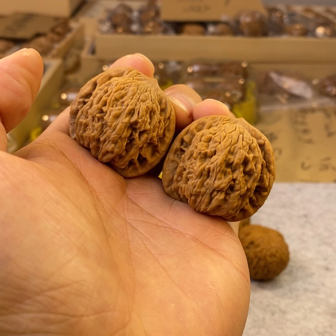 文玩核桃吊坠虎头