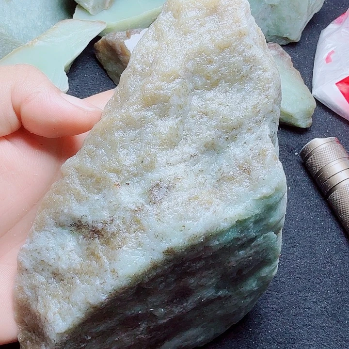未镶嵌和田玉（糖玉）珠宝半成品