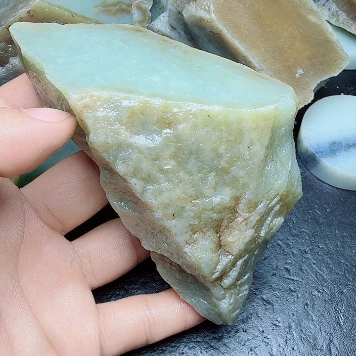未镶嵌和田玉（糖玉）珠宝奇石