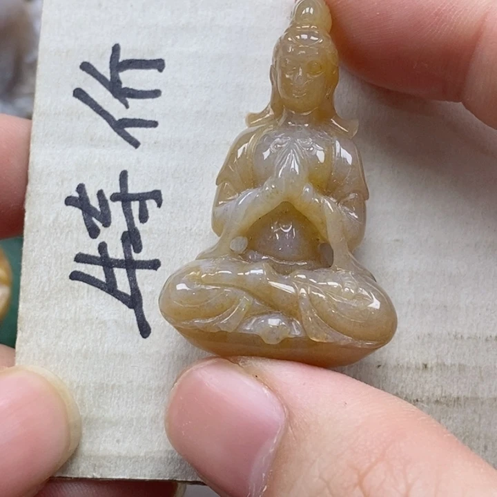 硅化珊瑚（珊瑚玉）颈饰未镶嵌