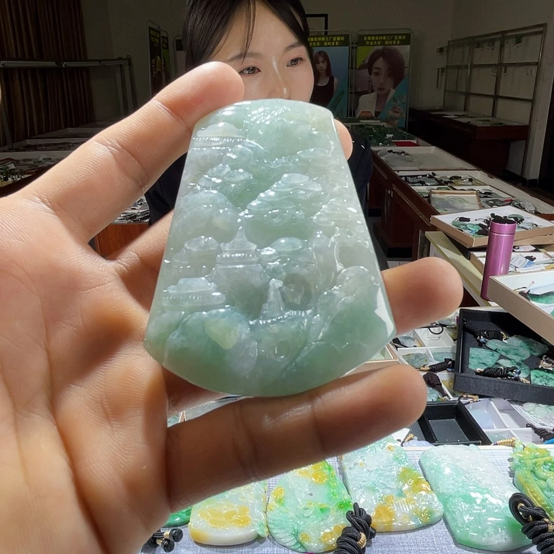 翡翠未镶嵌颈饰一