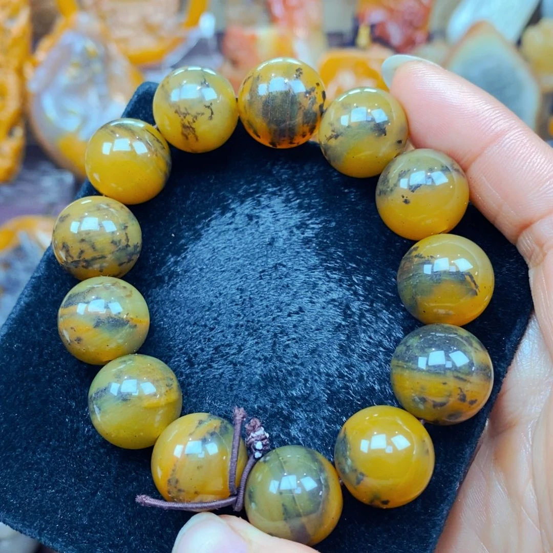 未镶嵌石英质玉（黄龙玉）颈饰