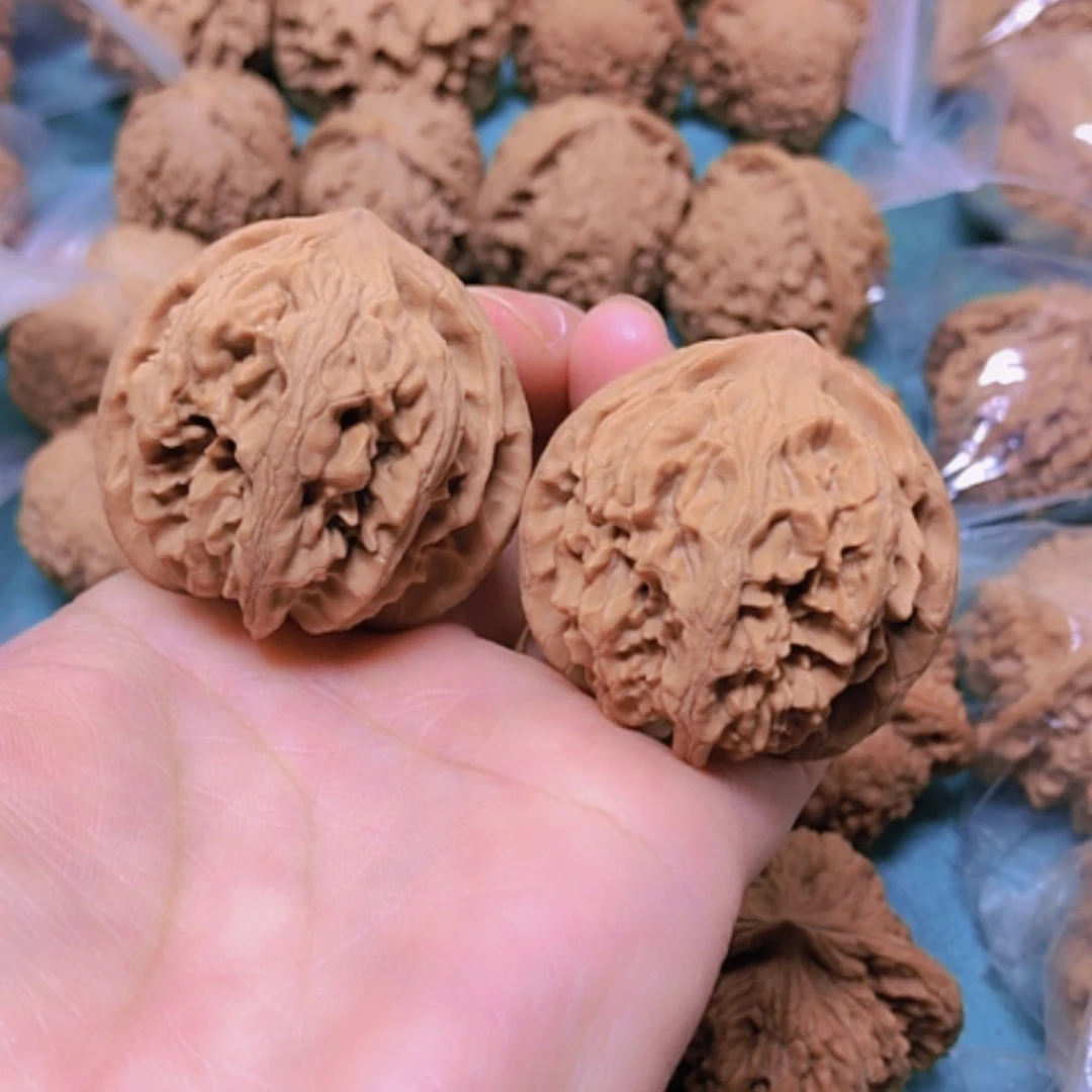 【闪购商品】摆件核桃小*豹40十方有黄微色差