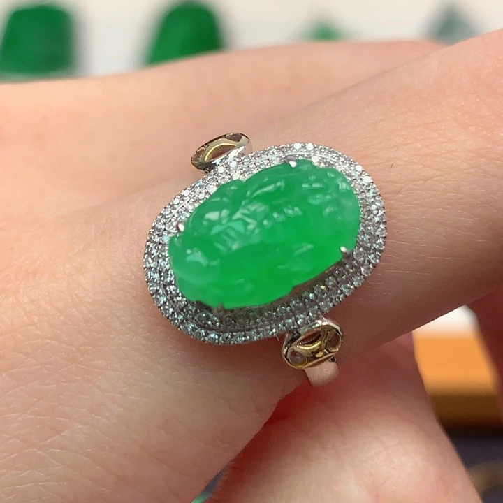 18K金镶嵌戒指翡翠翡翠