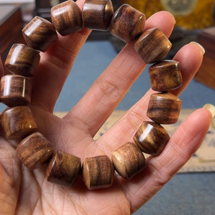 贡木海黄手串佛珠