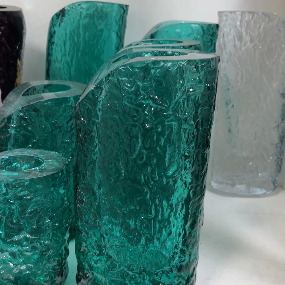 幻彩琉璃花器纯手工痕迹高度30