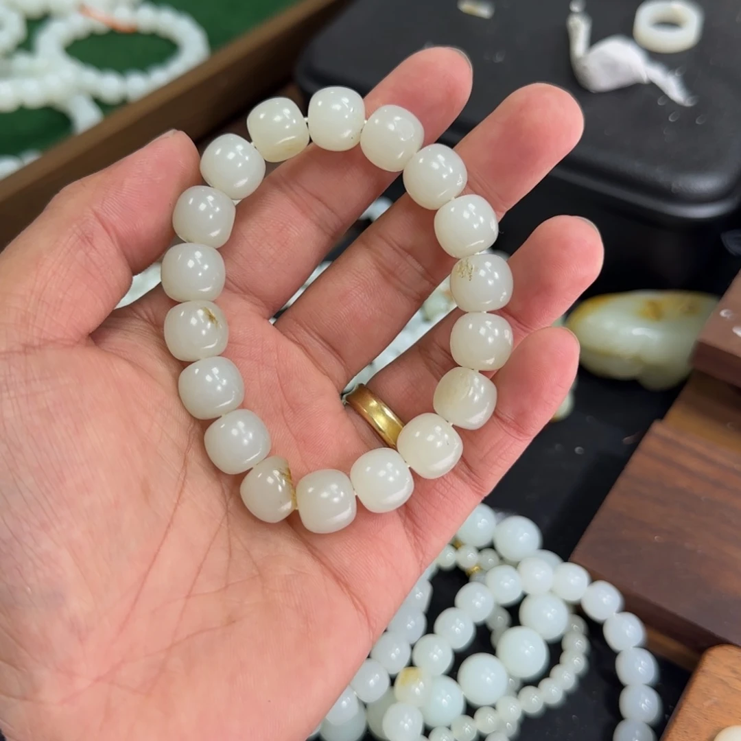 和田玉未镶嵌手链