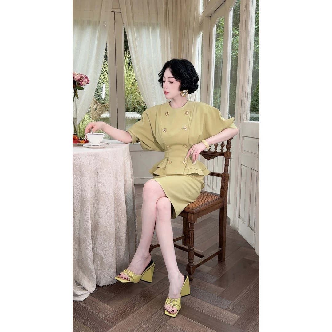 LYXJ【蒿绿格林系】夏季收腰透气浅绿套装11173