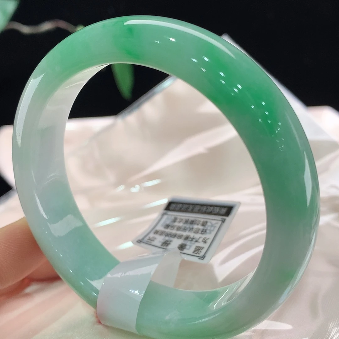 翡翠未镶嵌手镯1013